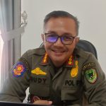 Plt Camat Teweh Tengah Kabupaten Barito Utara Saat Di Konfirmasi Media Pilarkalimantan.com- Di Ruang Kerjanya Dudy Bagus Prasetyo, M. S., (Foto : Candra Wartawan)